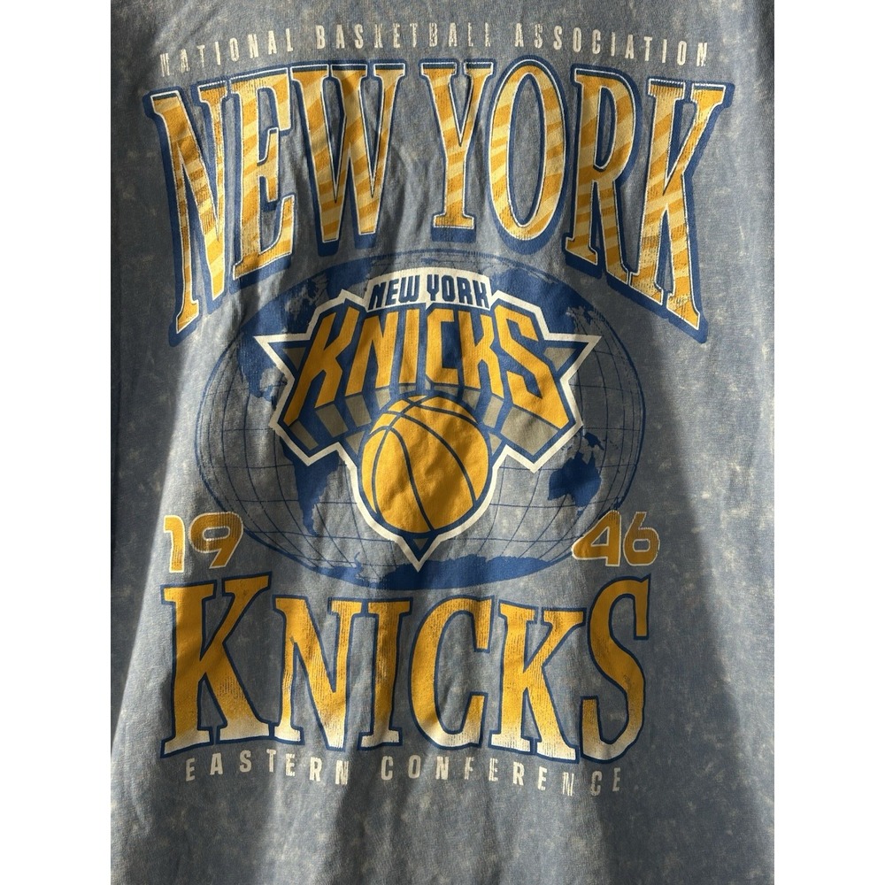 New York Knicks NBA Eastern Conference Playoffs t-shirt  XL Baby Blue Splatter‎